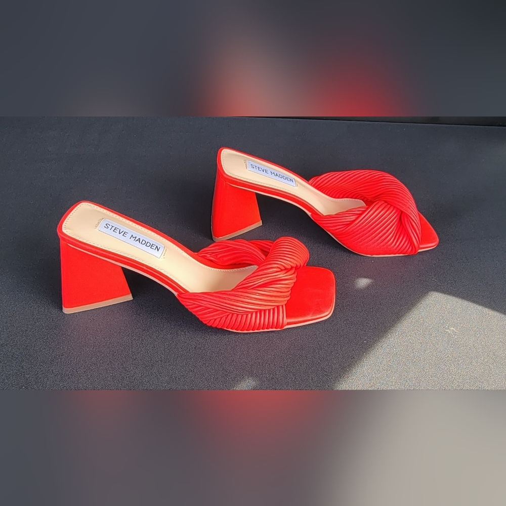 Steve Madden Red Knot Gomaz sandals